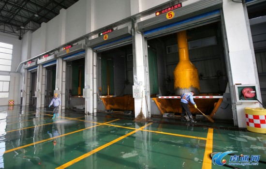 南通港闸北城垃圾转运中心启动 杜绝二次污染