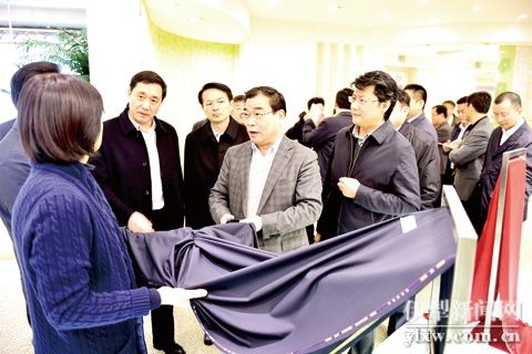 黄三平希望无锡市能进一步加大援疆工作力度