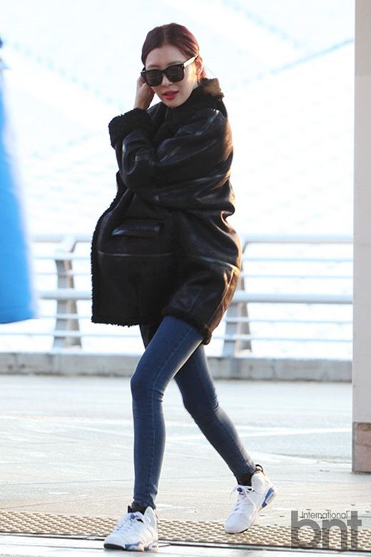 Tiffany宋智孝李光洙等现身机场 众明星比拼冬