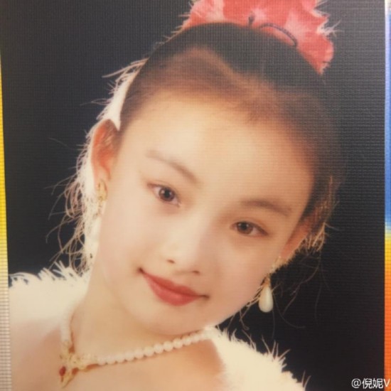 倪妮微博自曝成长照 与孙俪似孪生 与冯绍峰惊