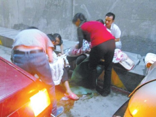 高速上产子续:女婴近半岁认救命司机医生当干爹