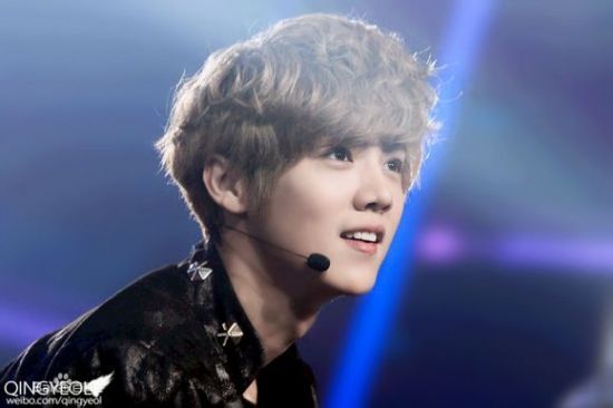 赵丽颖尼坤鹿晗灿烈雪莉 中韩童颜明星谁最嫩