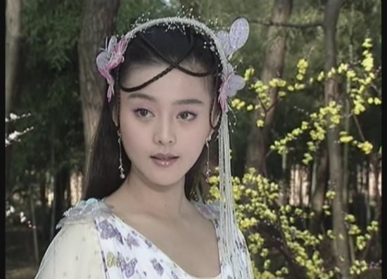 杨幂刘诗诗范冰冰撞衫 揭古装剧美服互换秀