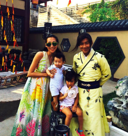 陈浩民妻子蒋丽莎第3胎生产在即抱怨累 晒性感