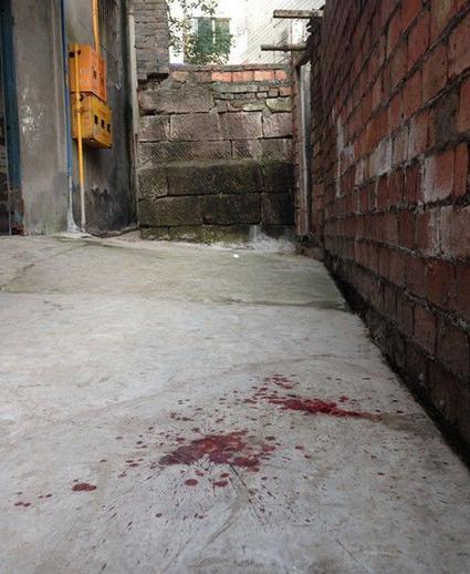 初中男生摸男同学下体惹不满被杀 揭惨绝人寰