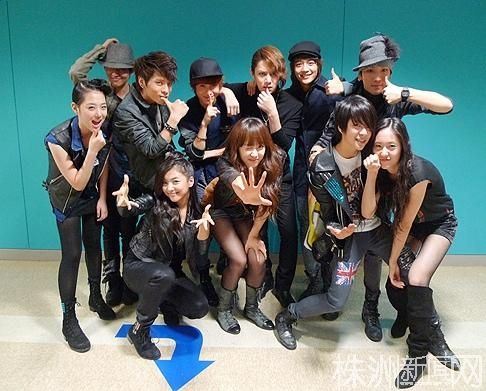 宋茜允儿似亲姐妹 EXO<em>少女时代</em>SJEXO合影大