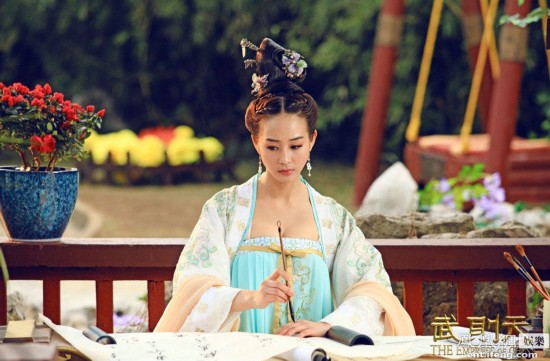 《武则天》曝众女星大尺度剧照 周海媚张馨予
