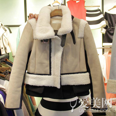  ��װ���������ۣ���4��һ�ο�����3��Ը�� 