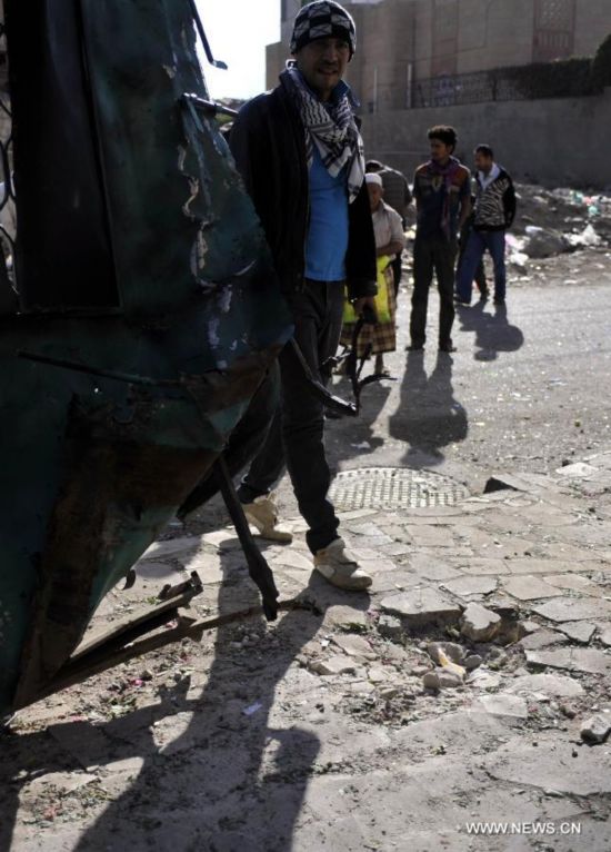  The explosive devices were planted on side roads near two houses of Shiite Houthi leaders in Sho'aob area in central Sanaa.