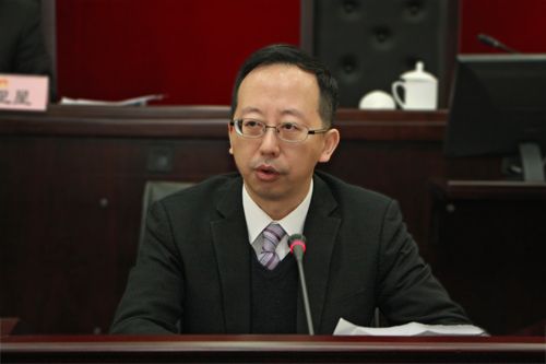 松江区人大常委会决定:秦健为代理区长[图\/简历