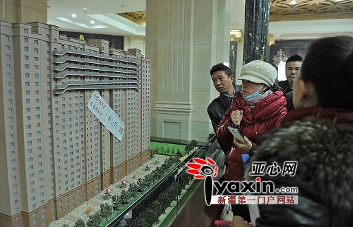 乌鲁木齐市米东区一开发商违规:购房者等入住