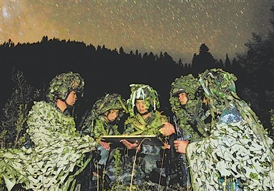 “夜老虎”逞威!解放军高原夜练进攻战(组图)【3】--安徽频道--人民网