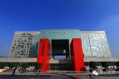佛山市图书馆新馆开放上千市民体验