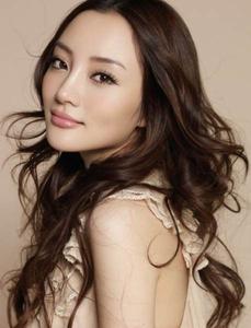 李小璐发微博杨晓芸再现 揭《奋斗》演员现状