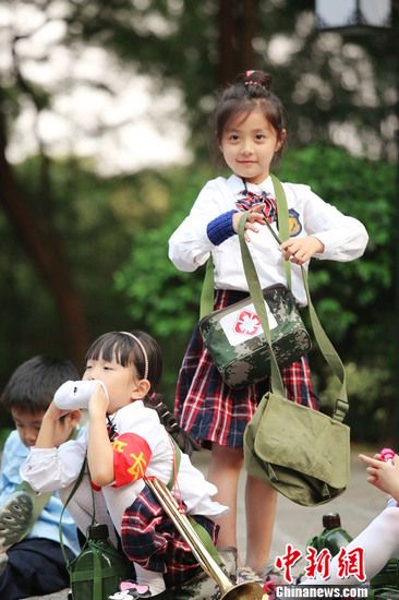 安琪儿《一年级》情绪崩溃要回家 妈妈要求转学