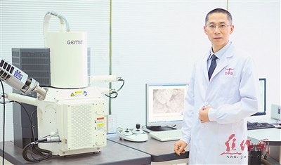 焦作:跋涉在氟王国深处的侯红军