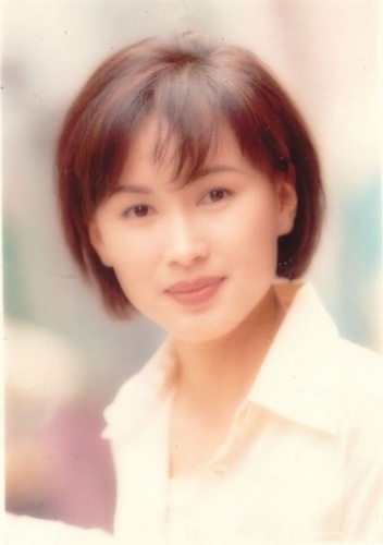 张含韵双腿淤青大呼过瘾 四川软妹子变身打女