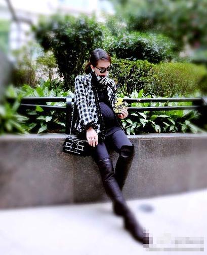 李念怀二胎晒孕照 盘点悲惨女星豪门梦背后的