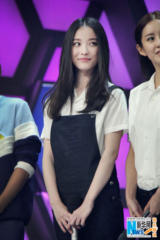 倪妮穿背带裤上《快本》 曝<em>少女</em>日记笑翻全场