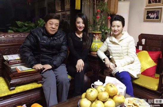 赵忠祥邀美女主持家中做客 亲自下厨做美食(组