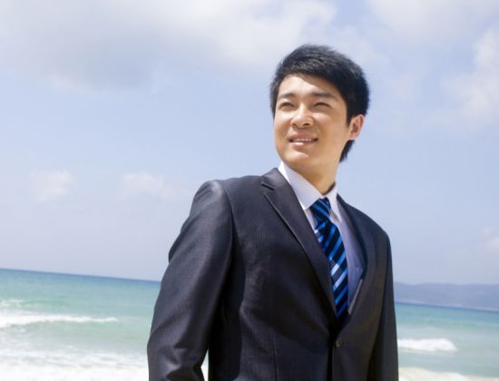 细纹变皱纹? 盘点男人各年龄段的衰老迹象