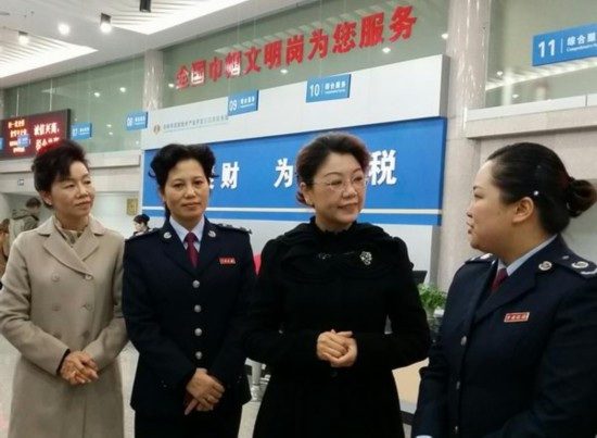 自治区妇联副主席吴晓丽赴联系点桂林市展开调