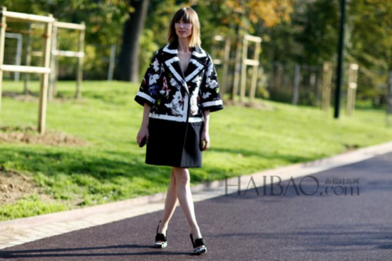 mTatlernӫXùɩ|`ʦwPԺ (Anya Ziourova)