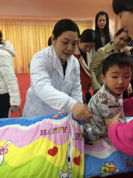 瑞康医院走进广西实验幼儿园举办健康知识讲座