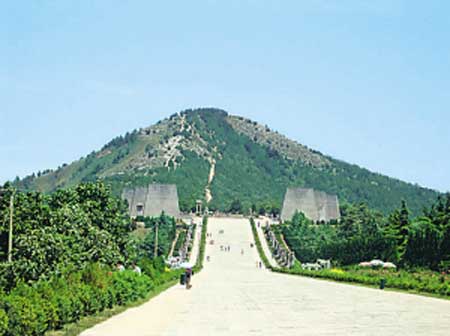 历史上的今天:武则天逝世 曾与女儿共用男宠