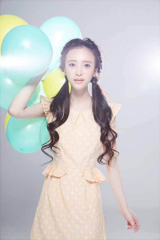 郑丹蕾梦幻<em>写真</em>曝光 打造<em>萝莉少女</em>甜美风(图)【