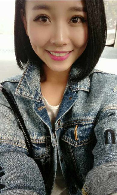 山西90后美女主播曝光 小酒窝酷似殷桃袁立