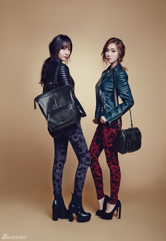 郑氏<em>姐妹</em>Jessica&Krystal冷艳写真曝光【2】-