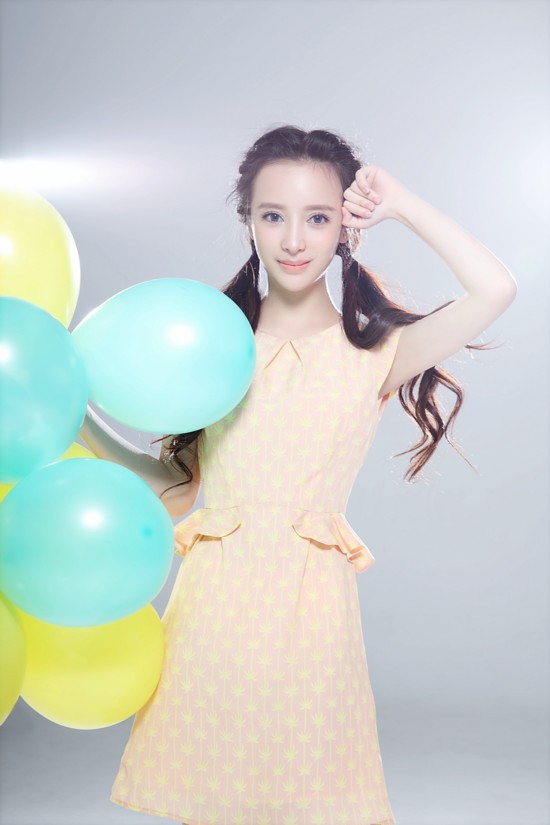 郑丹蕾梦幻<em>写真</em>曝光 打造<em>萝莉少女</em>甜美风(图)【