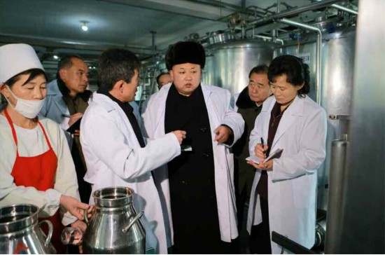 朝鲜土地人口各多少_朝鲜数万人集会谴责联合国对朝决议(2)