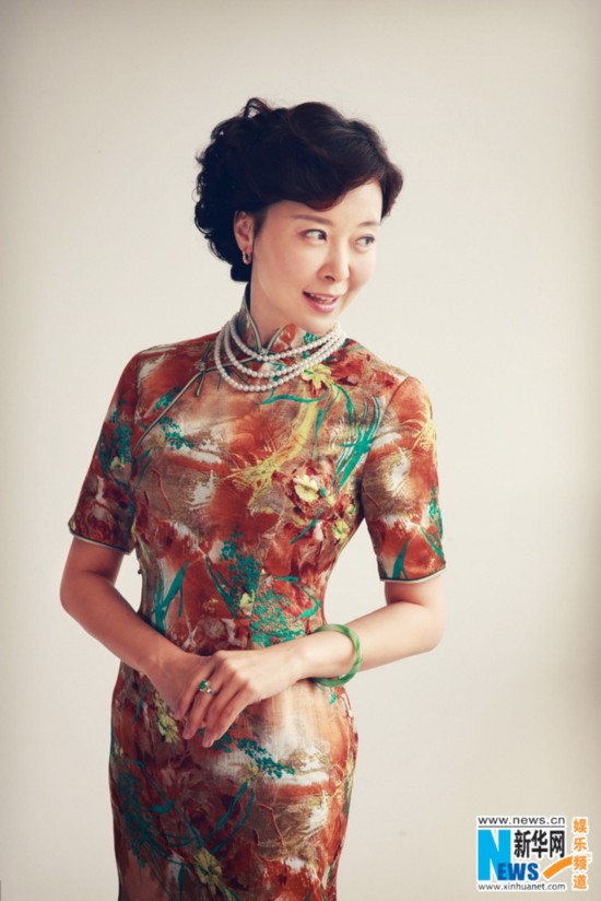 柯蓝旗袍写真曝光妩媚娇俏 俏皮可人造型百变