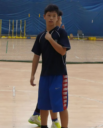 陈凯歌17岁大儿子曝光 高大帅气酷似老爸英国