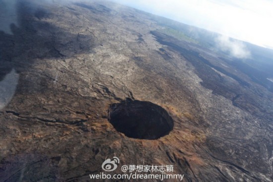 有钱任性!林志颖携妻儿搭直升机看火山 陈若仪