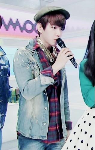 EXO近况:张艺兴XIUMIN亮相《年代秀》 SUHO