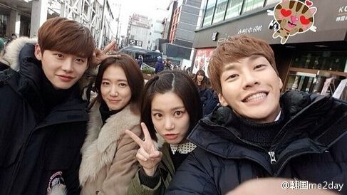 李钟硕《匹诺曹》现场又恶搞 为防寒穿出奇葩