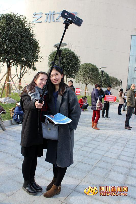 四川艺考女生撞脸宋慧乔周慧敏 女神范十足(图)
