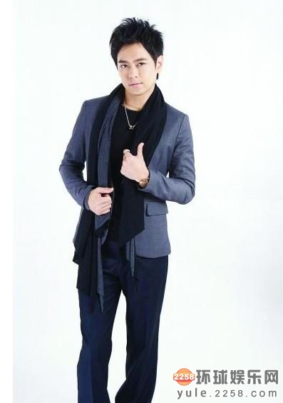 何炅167谢霆锋169黄晓明170  男星真实身高大揭秘