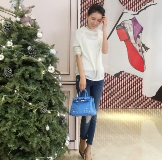 张予曦与王思聪亲密牵手曝光 张予曦昔日丑照