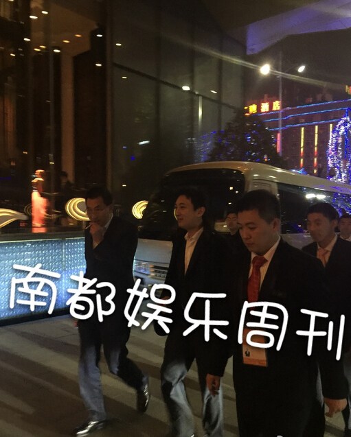 张予曦与王思聪亲密牵手曝光 张予曦昔日丑照