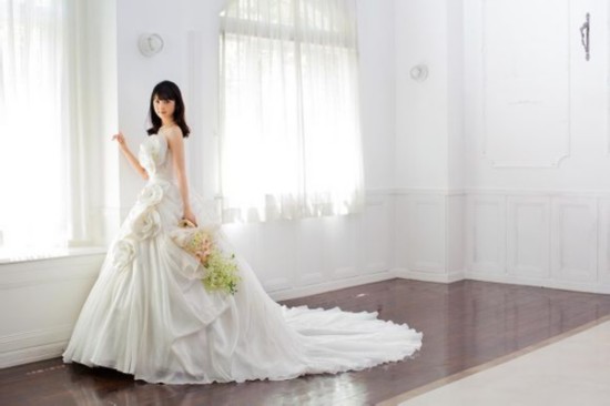 日本第一美女佐佐木希婚纱美照曝光(组图)