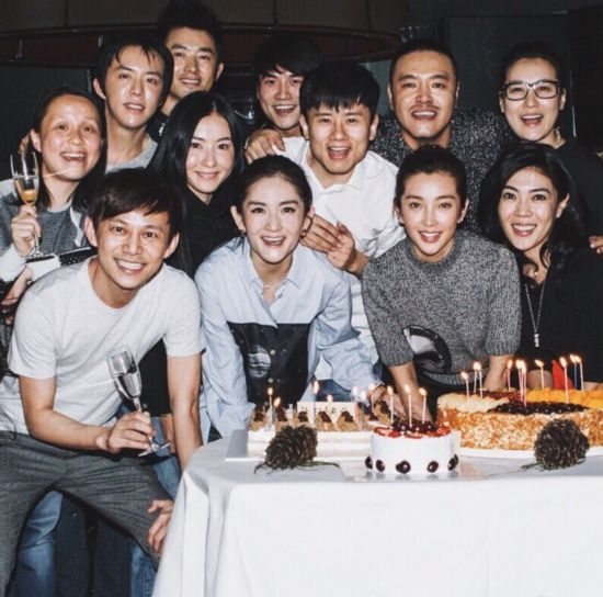 张杰32岁生日宴现场图集 范冰冰李冰冰疑不和