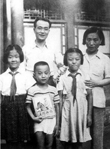 <em>胡</em>乔木<em>女儿</em>:红二代不一定是高官--陕西频道--