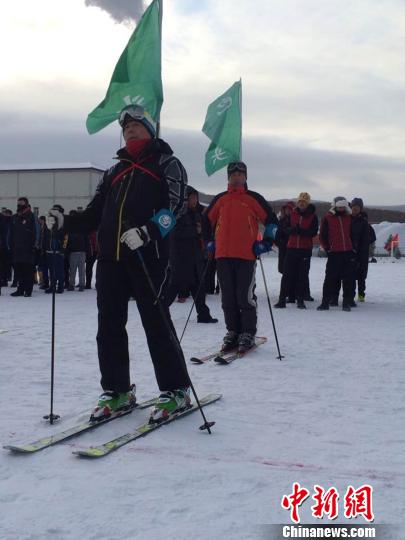 内蒙古首届雪地足球赛在阿尔山开赛