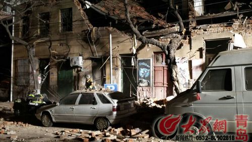 青岛上海路一居民楼煤气罐爆炸 三人轻伤