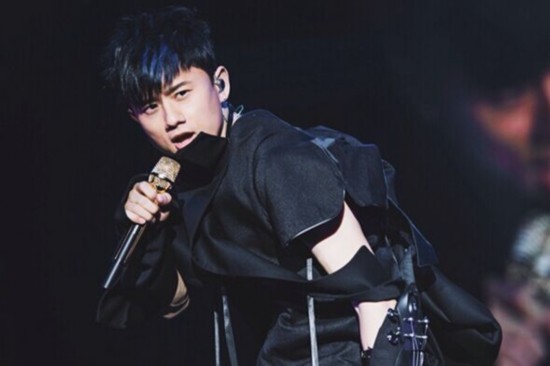 张杰巡演刷新行业标杆 感动十年为爱逆战