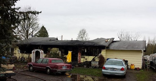 美男子吸食冰毒后兴奋过度纵火烧死年迈父亲